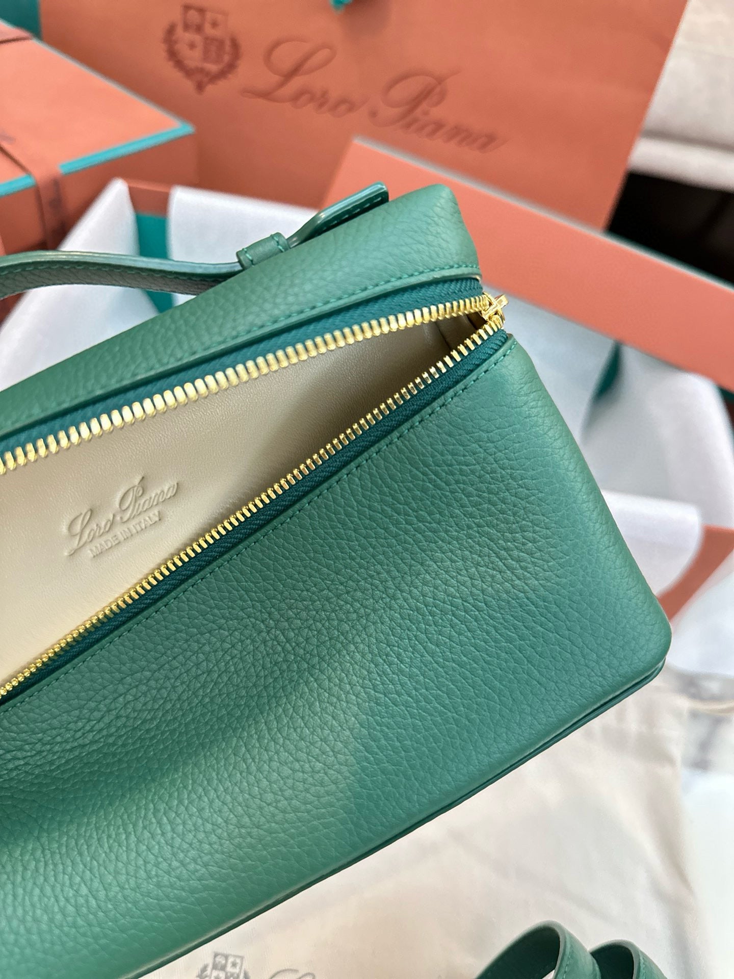 Loro Piana Extra Pocket L19