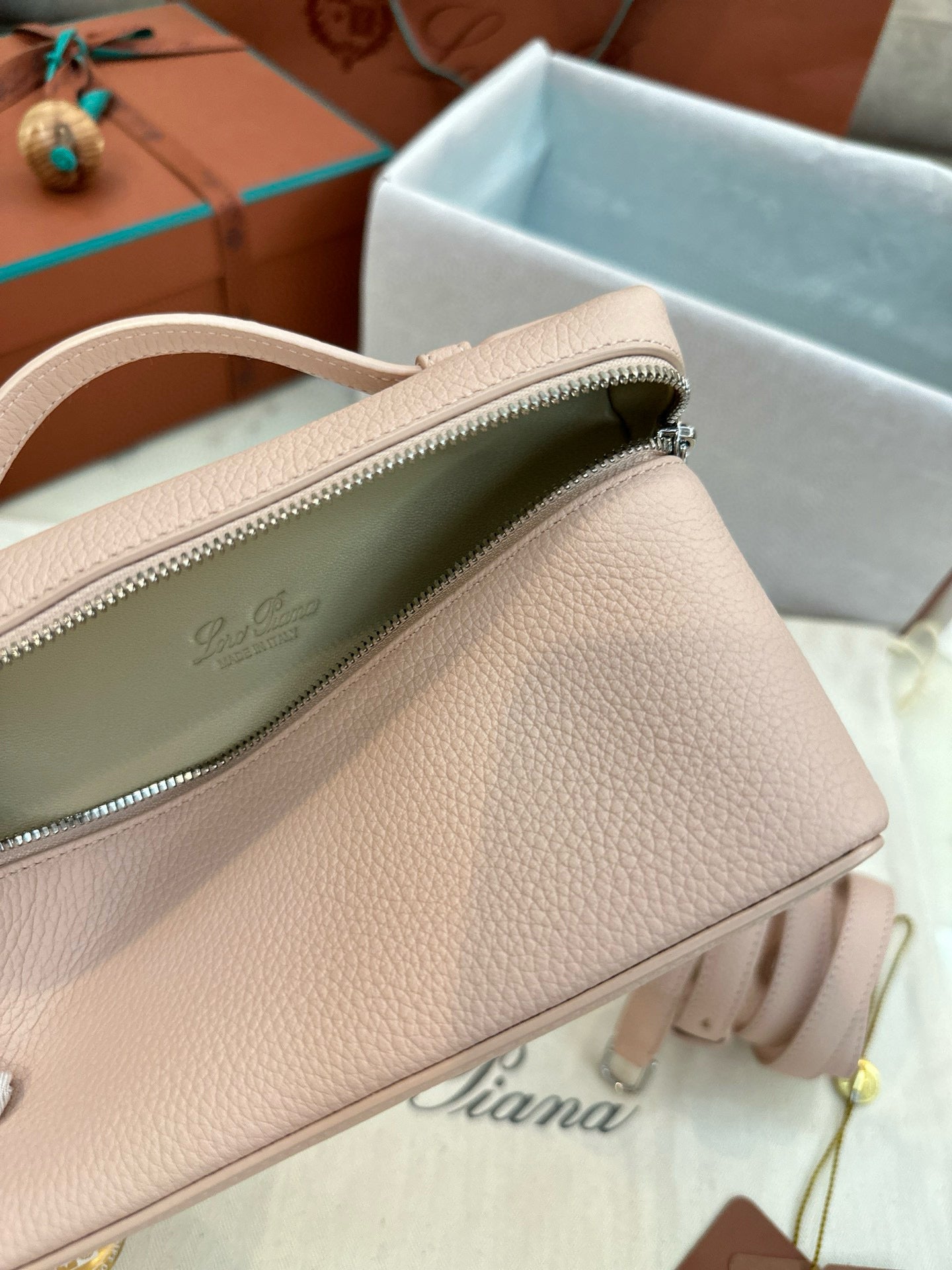 Loro Piana Extra Pocket L19