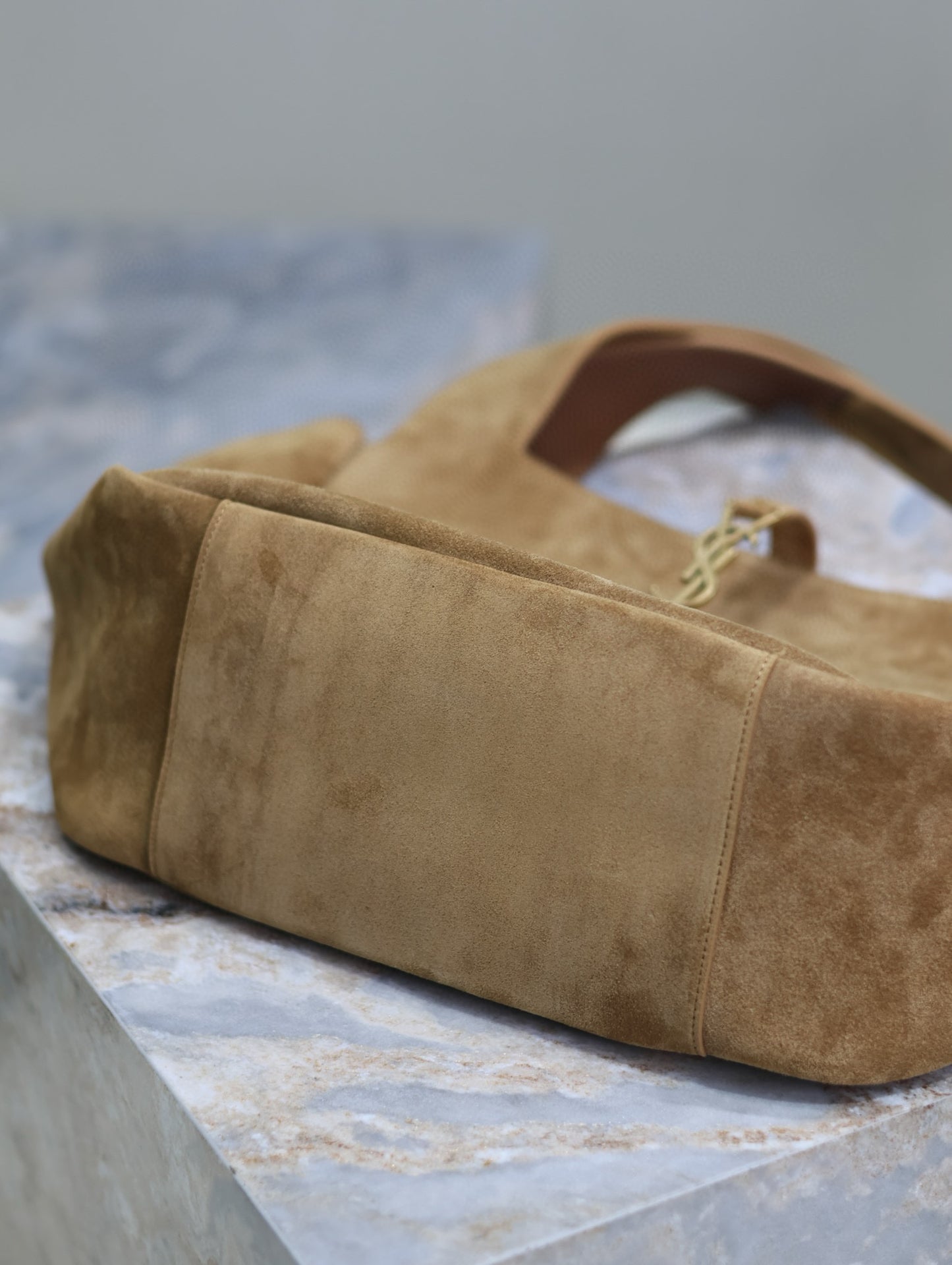 Yves Saint Laurent Le 5 A 7 Bea