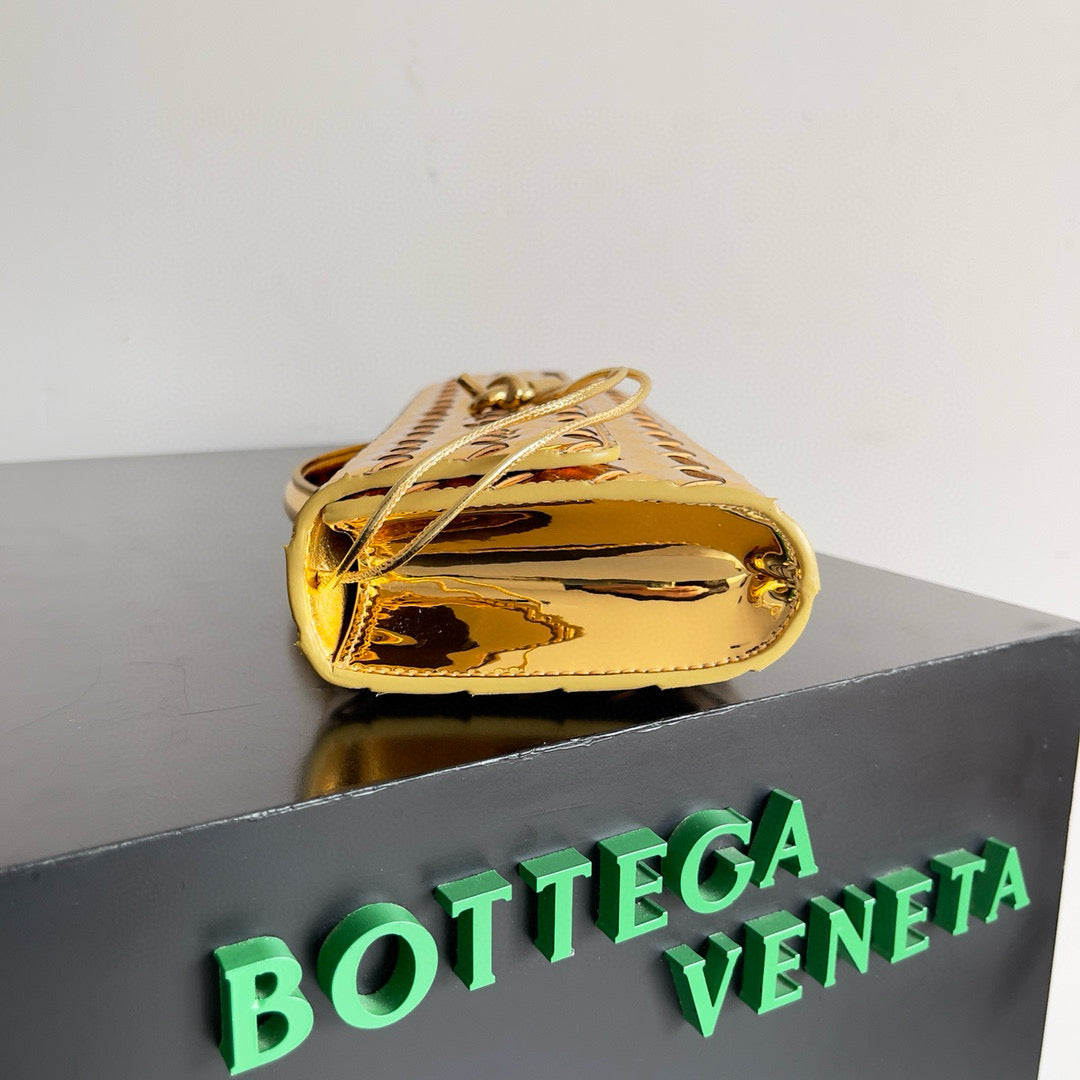 Bottega Veneta Andiamo Clutch
