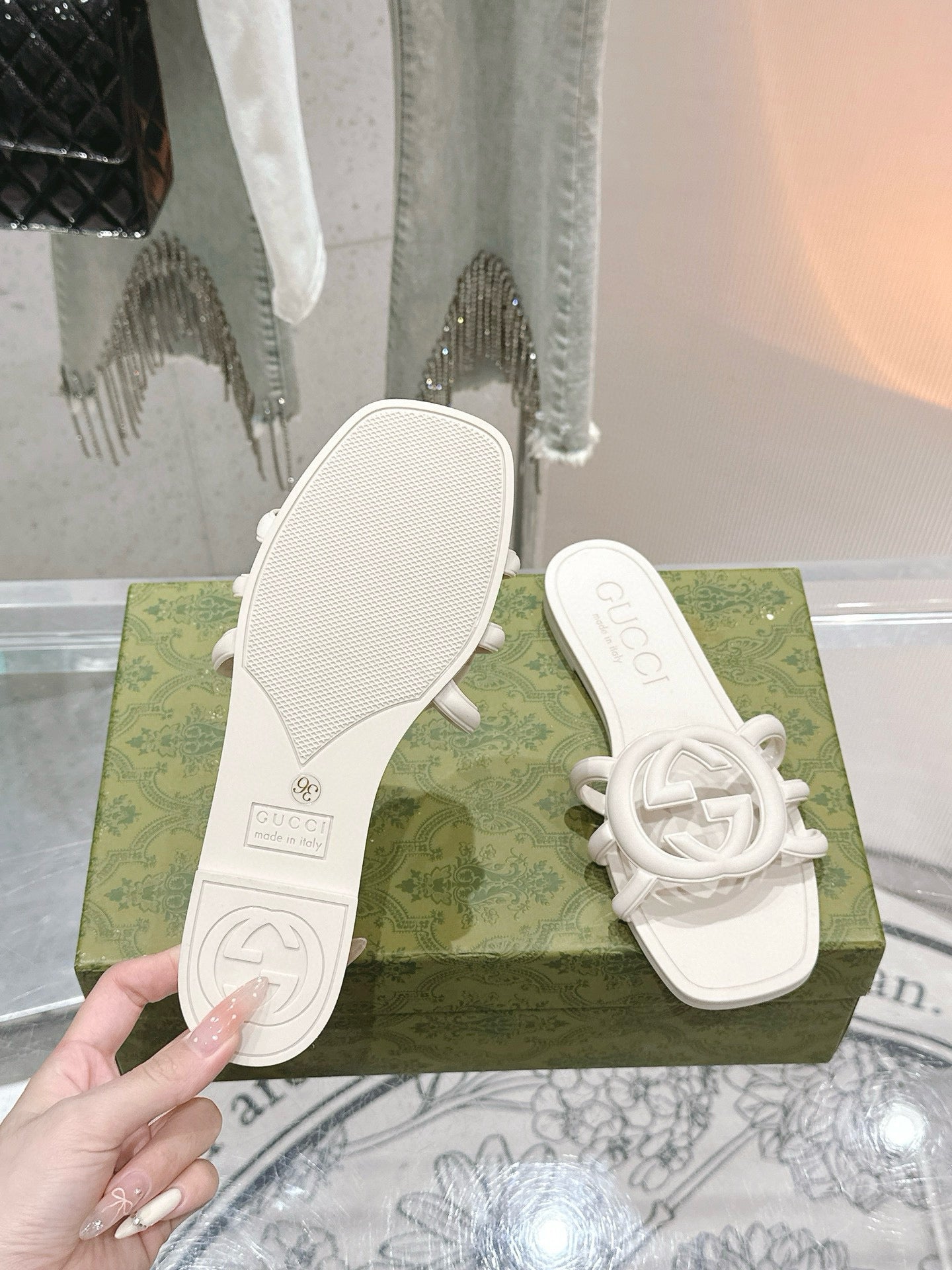 Interlocking G Slide Sandal