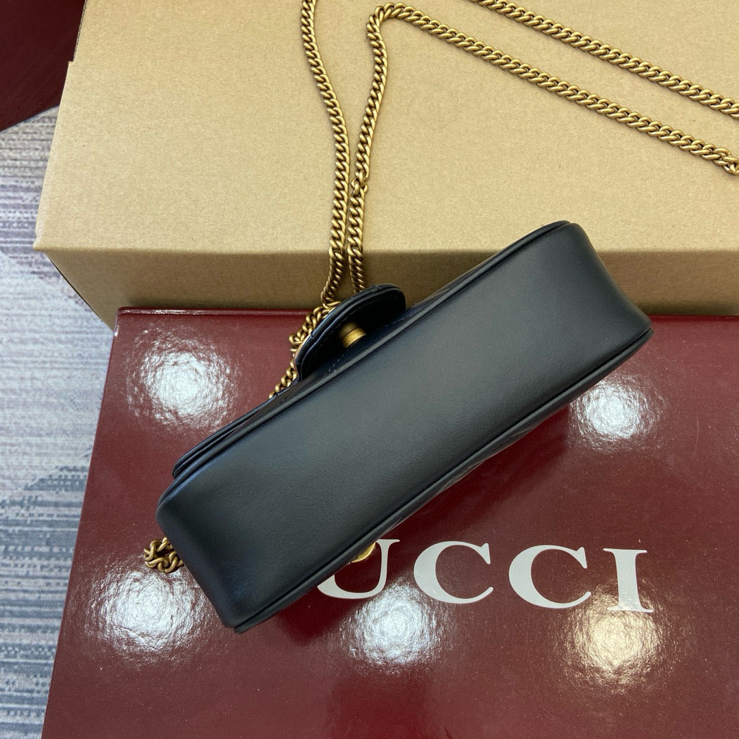 Gucci GG Marmont Super Mini