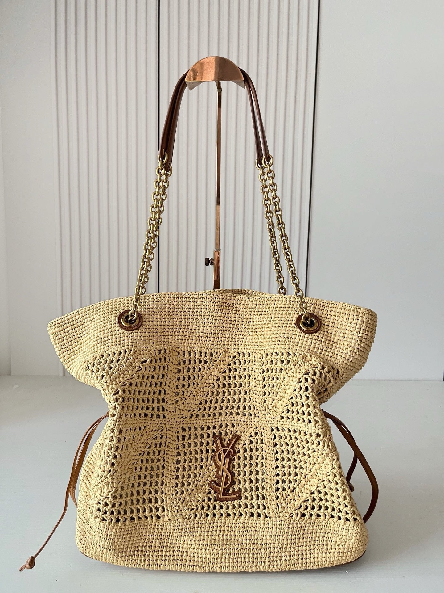 Jamie Shopping In Raffia