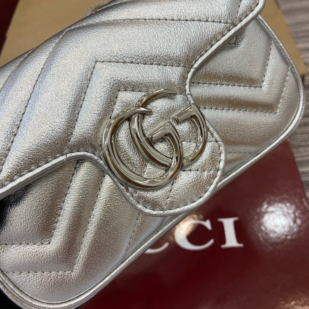 Gucci GG Marmont Super Mini