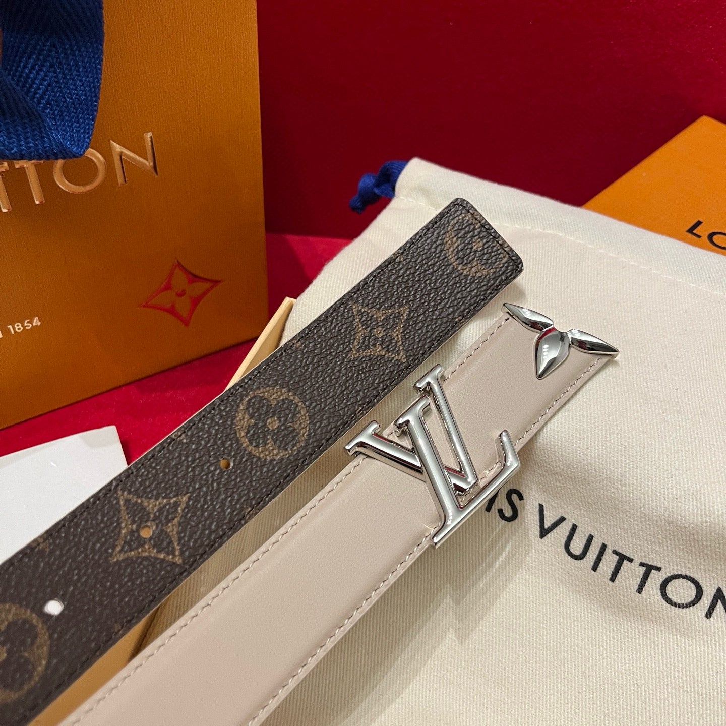 Louis Vuitton Pretty Lv 30 mm Reversible Belt