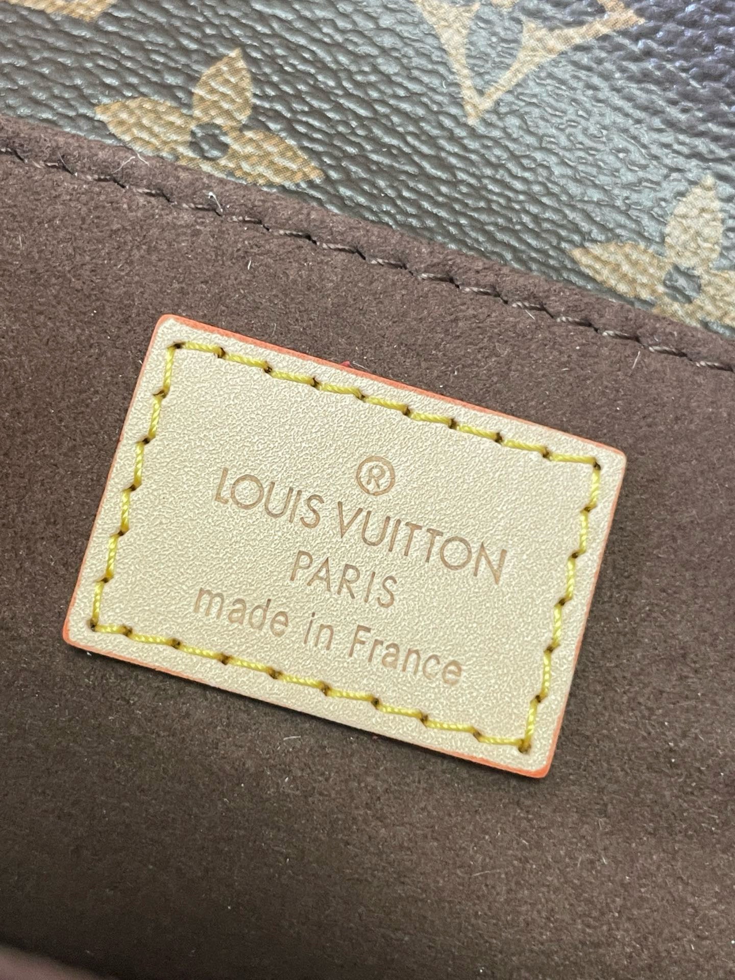 Louis Vuitton Pochette Metis East West