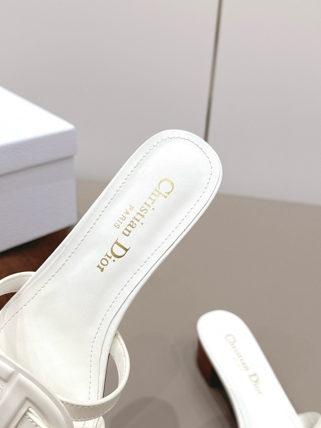 CD Slipper