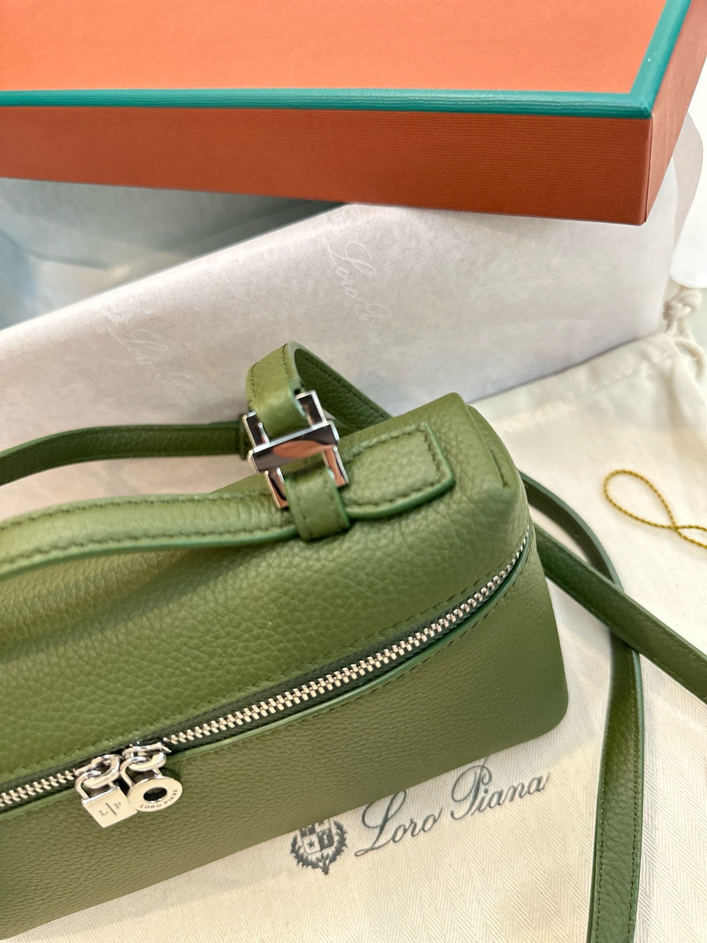 Loro Piana Extra Pocket L19