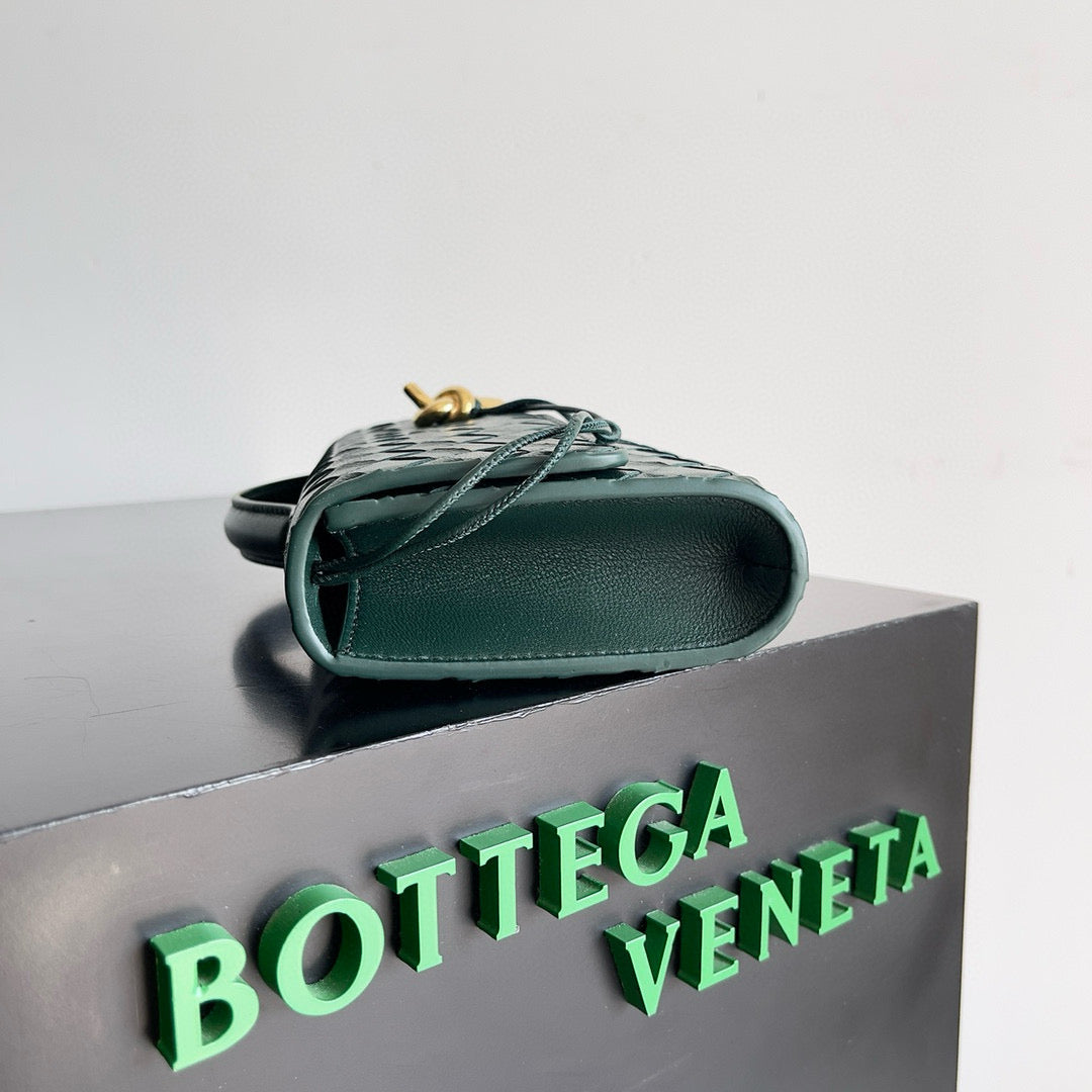 Bottega Veneta Andiamo Clutch