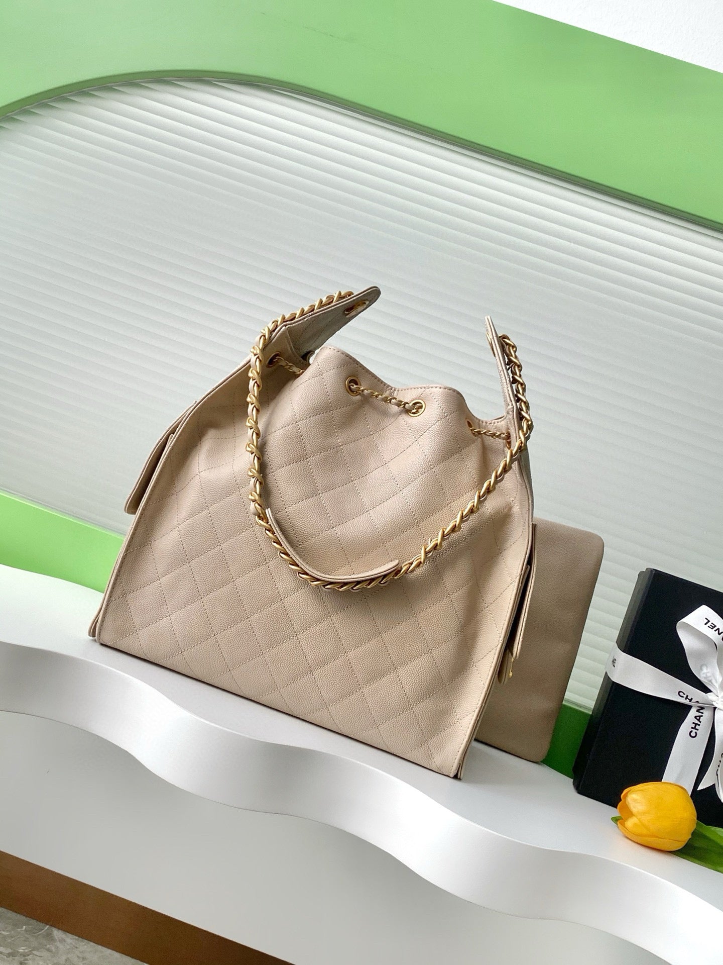 Large 25 Handbag