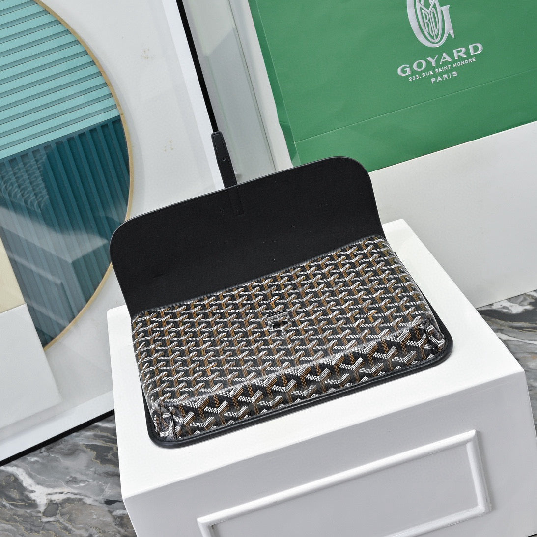 Gyrd Coursıer Messenger