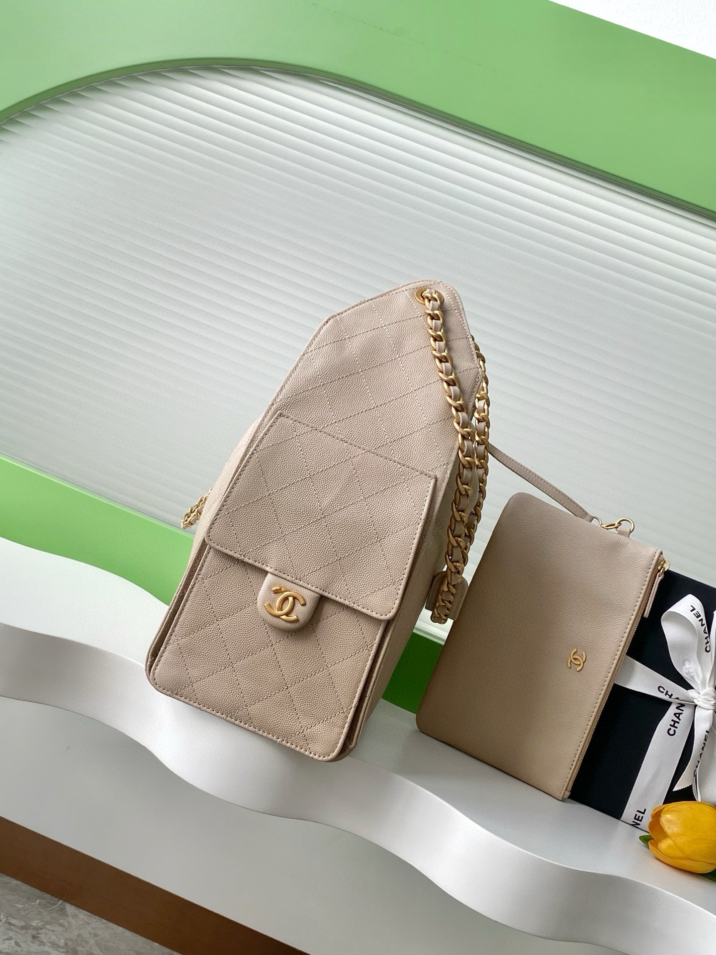 Large 25 Handbag