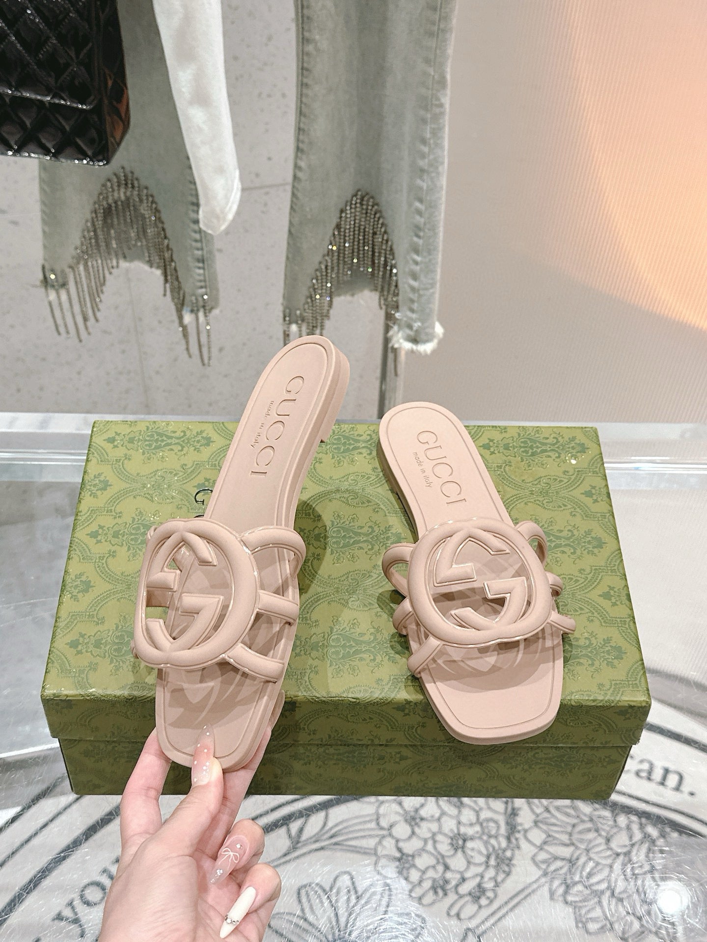 Interlocking G Slide Sandal