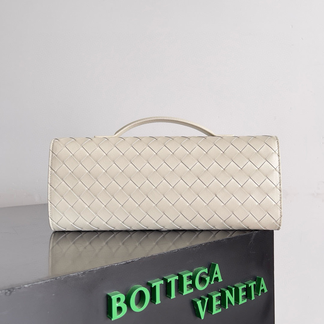 Bottega Veneta Andiamo Clutch