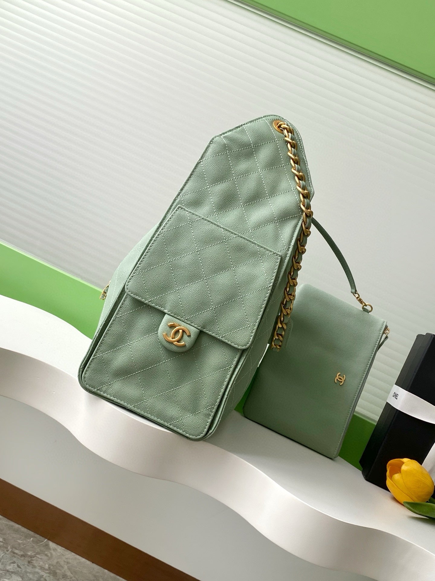 Large 25 Handbag