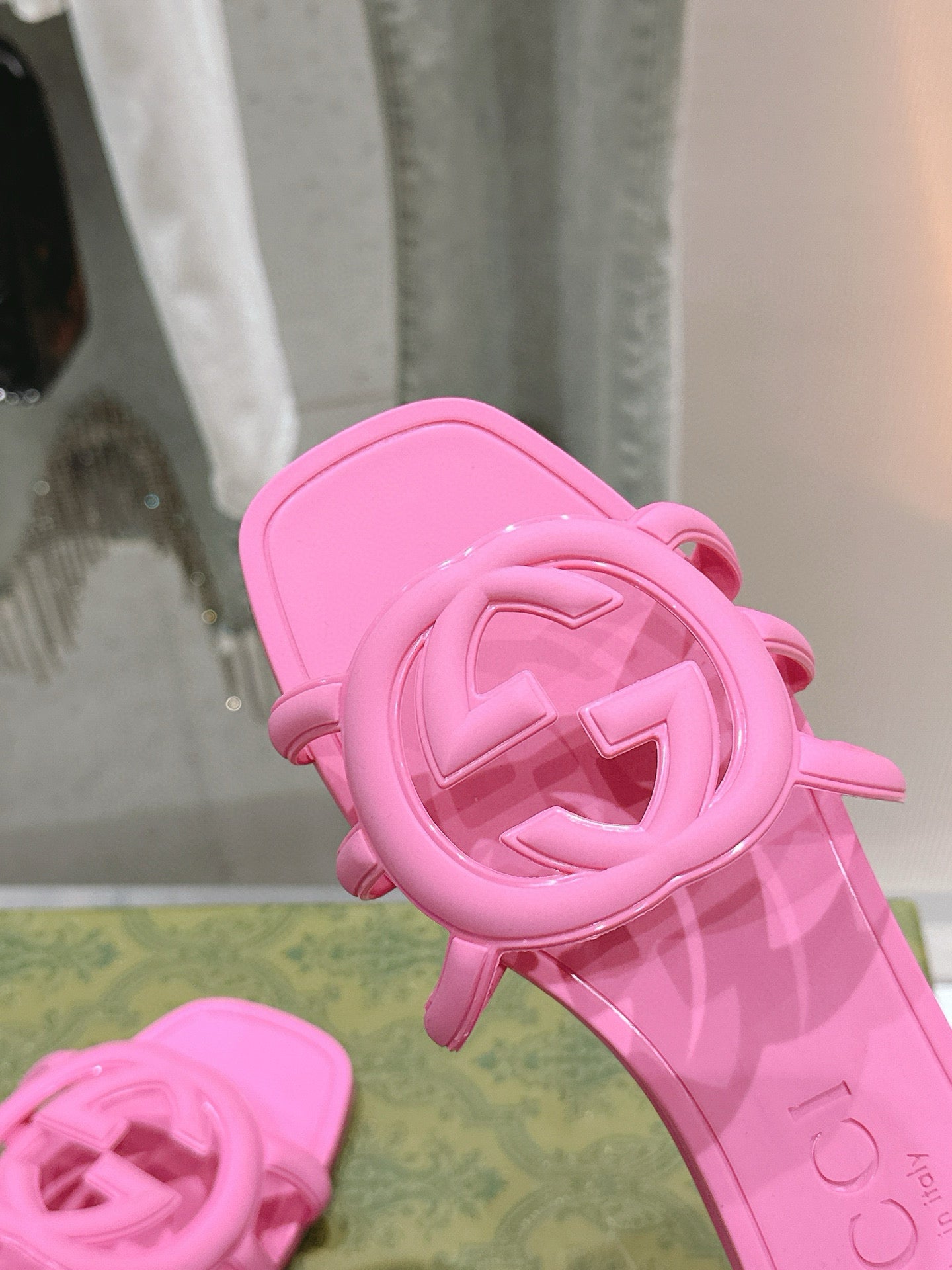 Interlocking G Slide Sandal
