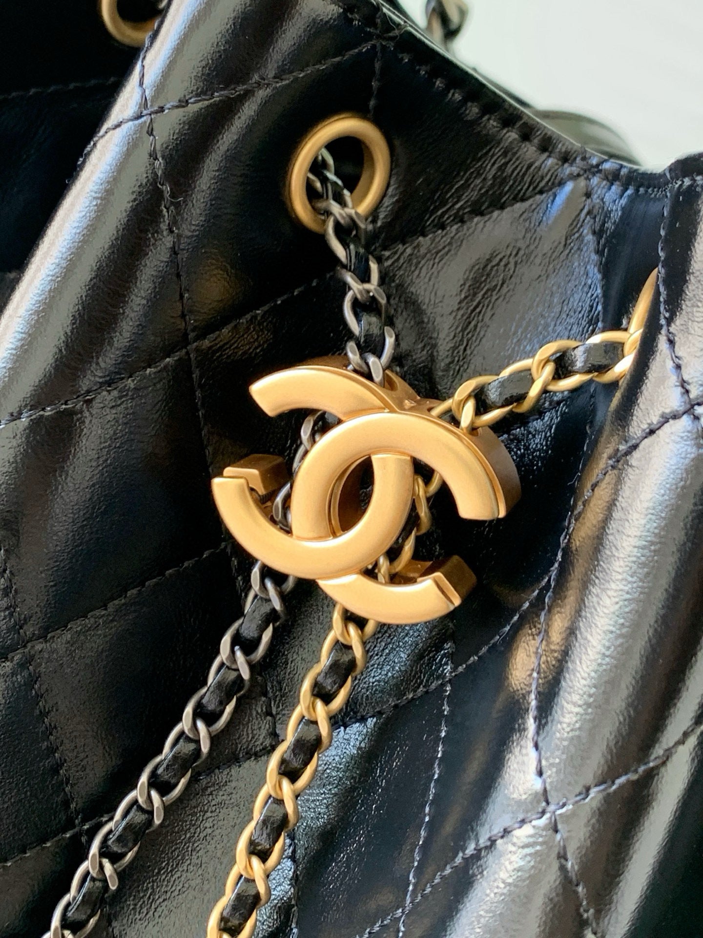 Large 25 Handbag