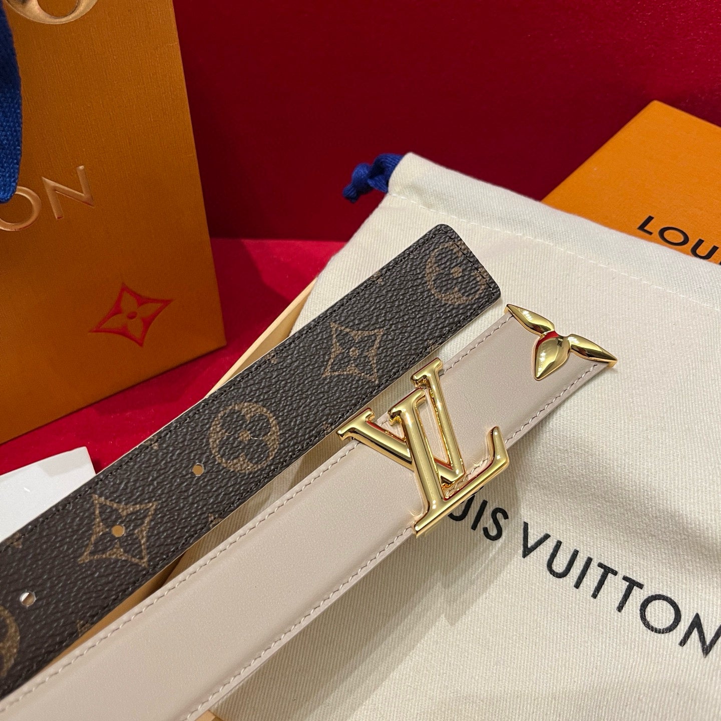 Louis Vuitton Pretty Lv 30 mm Reversible Belt