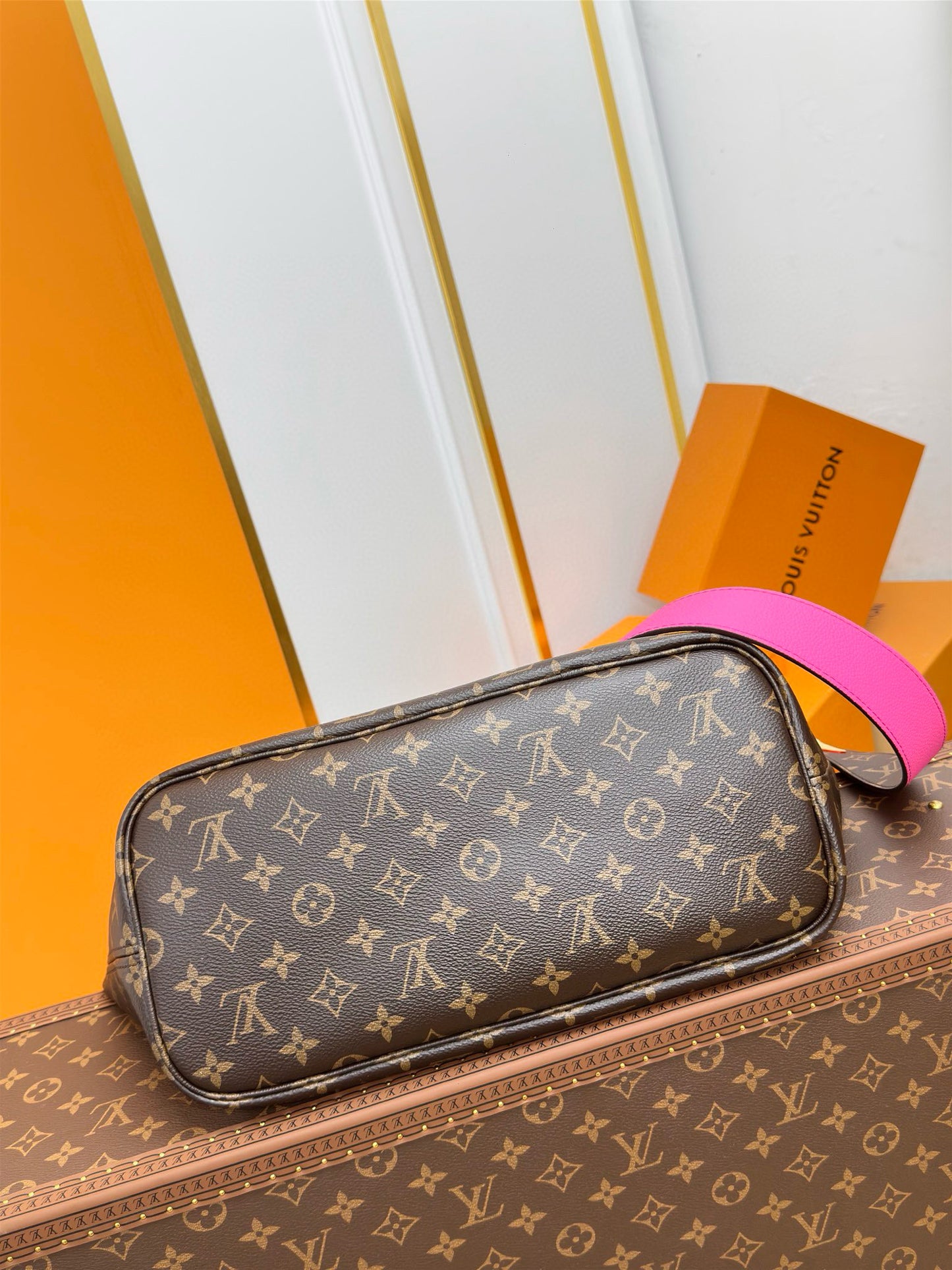 Louis Vuitton Neverfull Bandouliere Inside Out MM