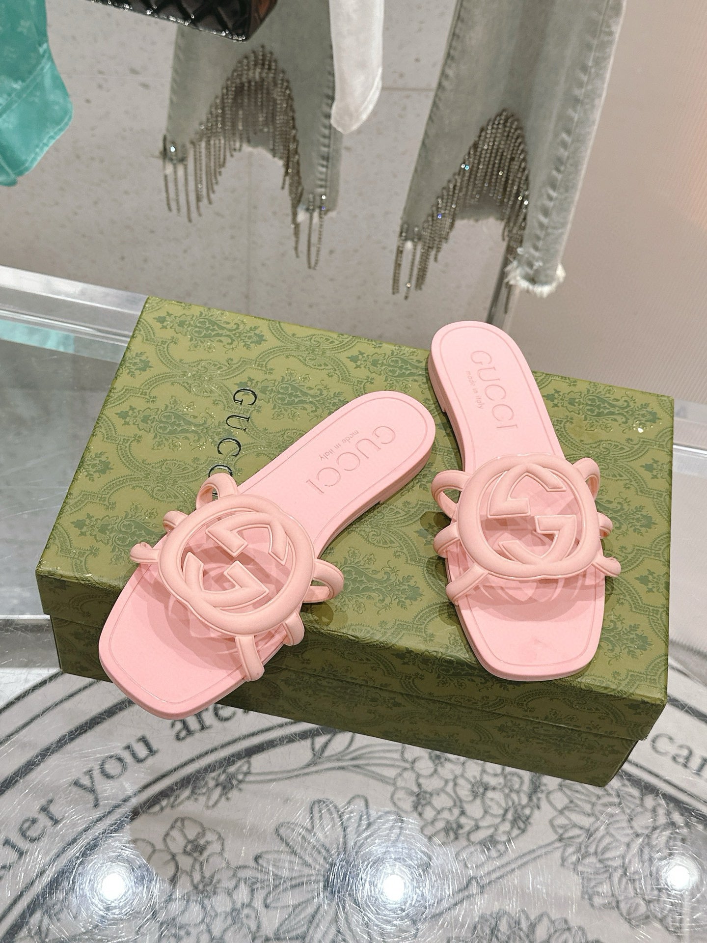 Interlocking G Slide Sandal