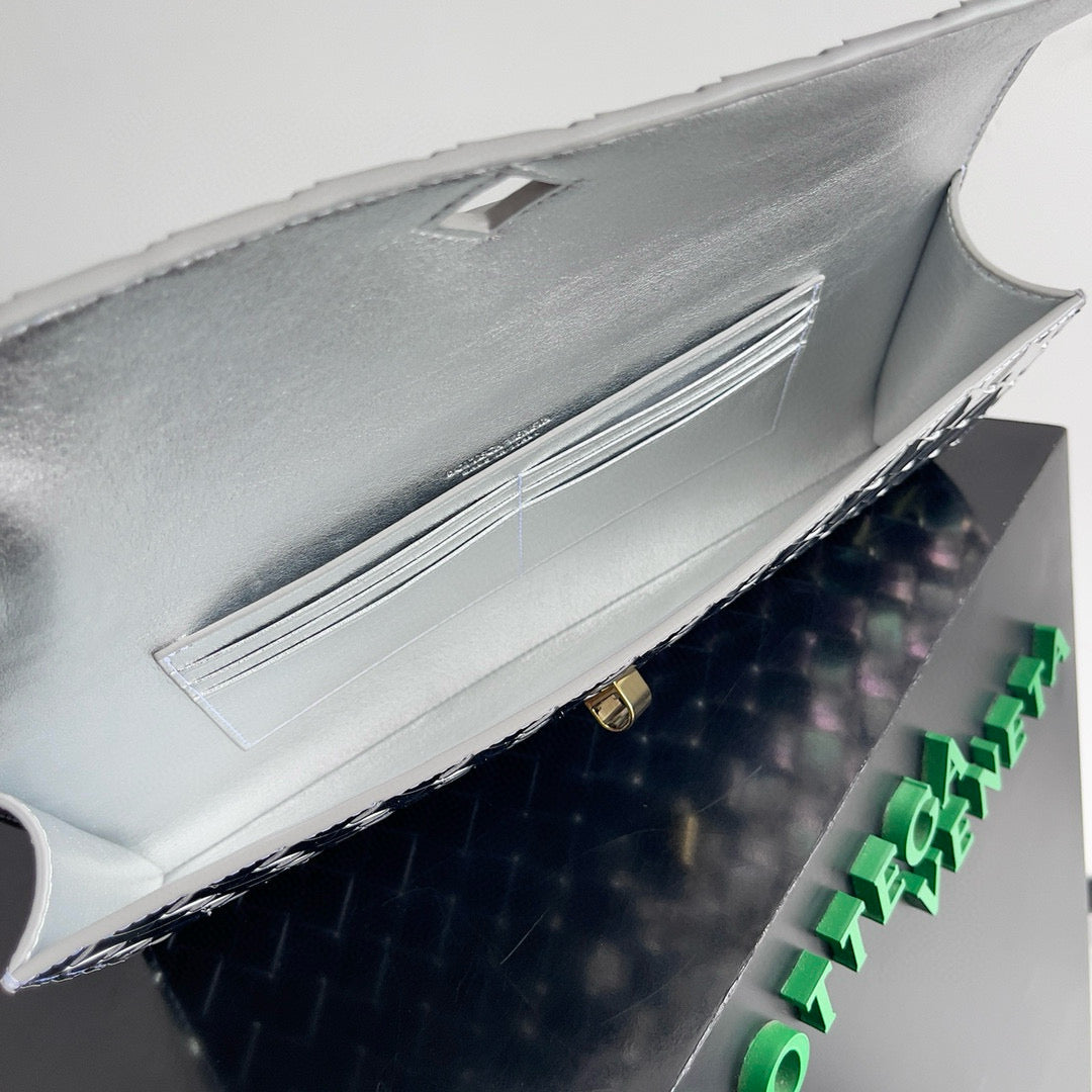 Bottega Veneta Andiamo Clutch