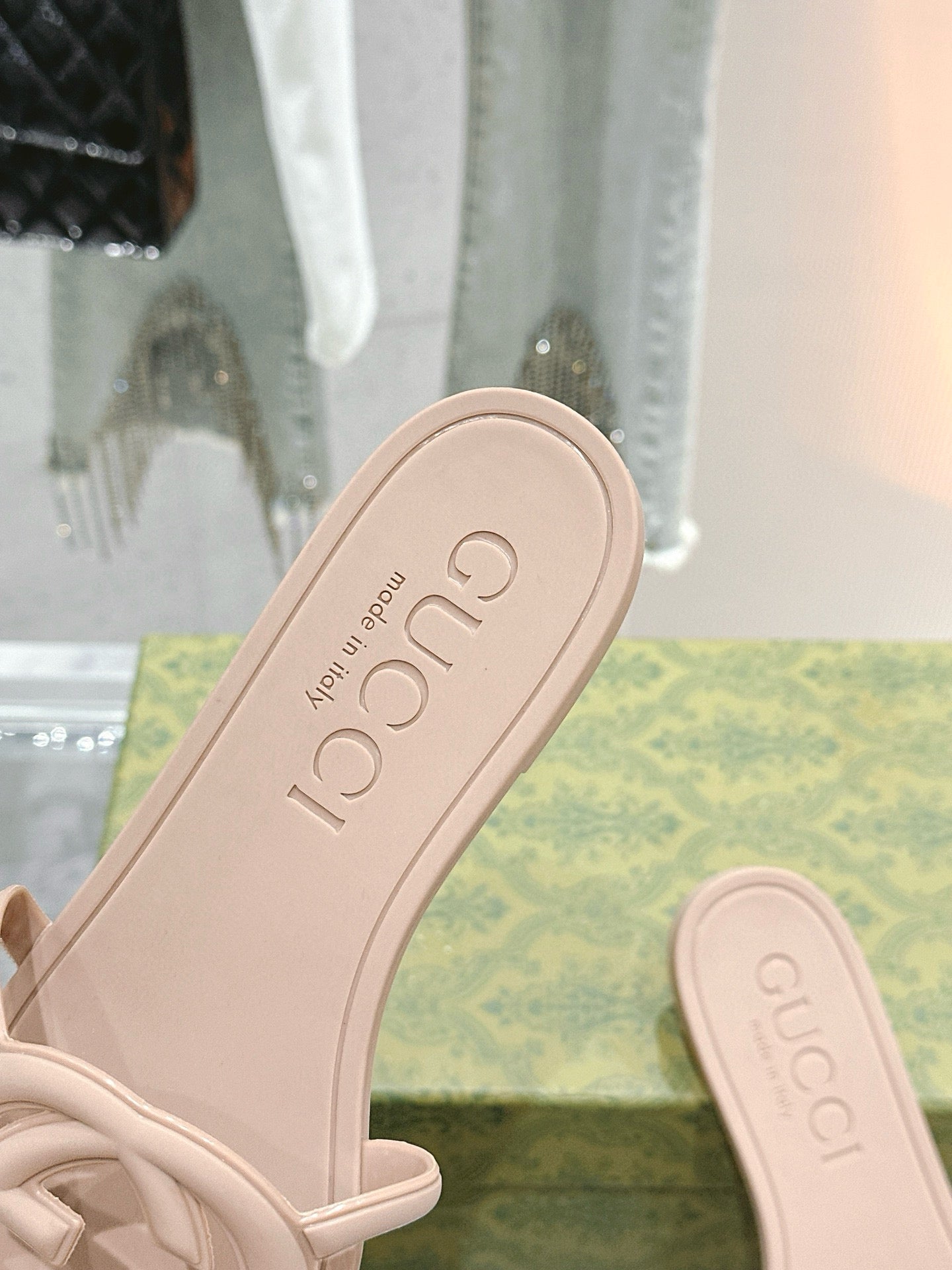 Interlocking G Slide Sandal