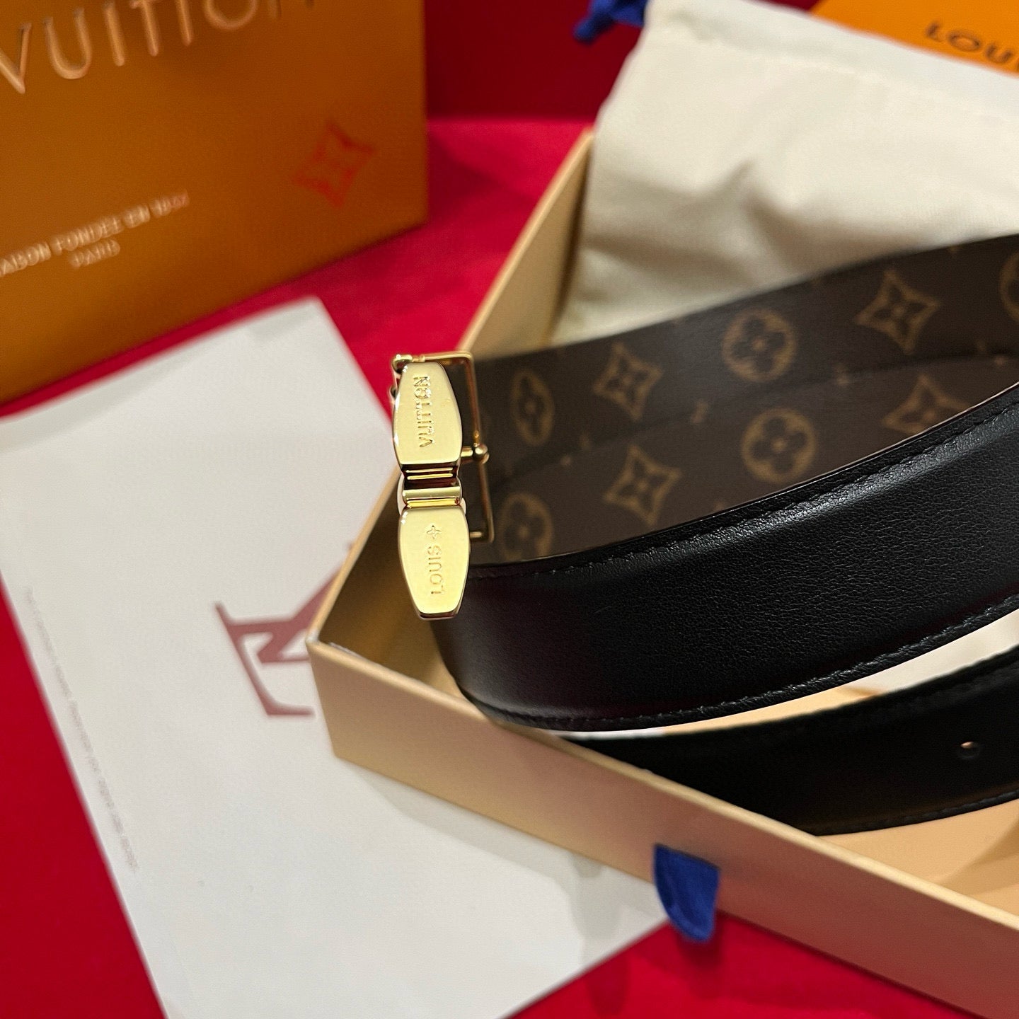 Louis Vuitton Pretty Lv 30 mm Reversible Belt