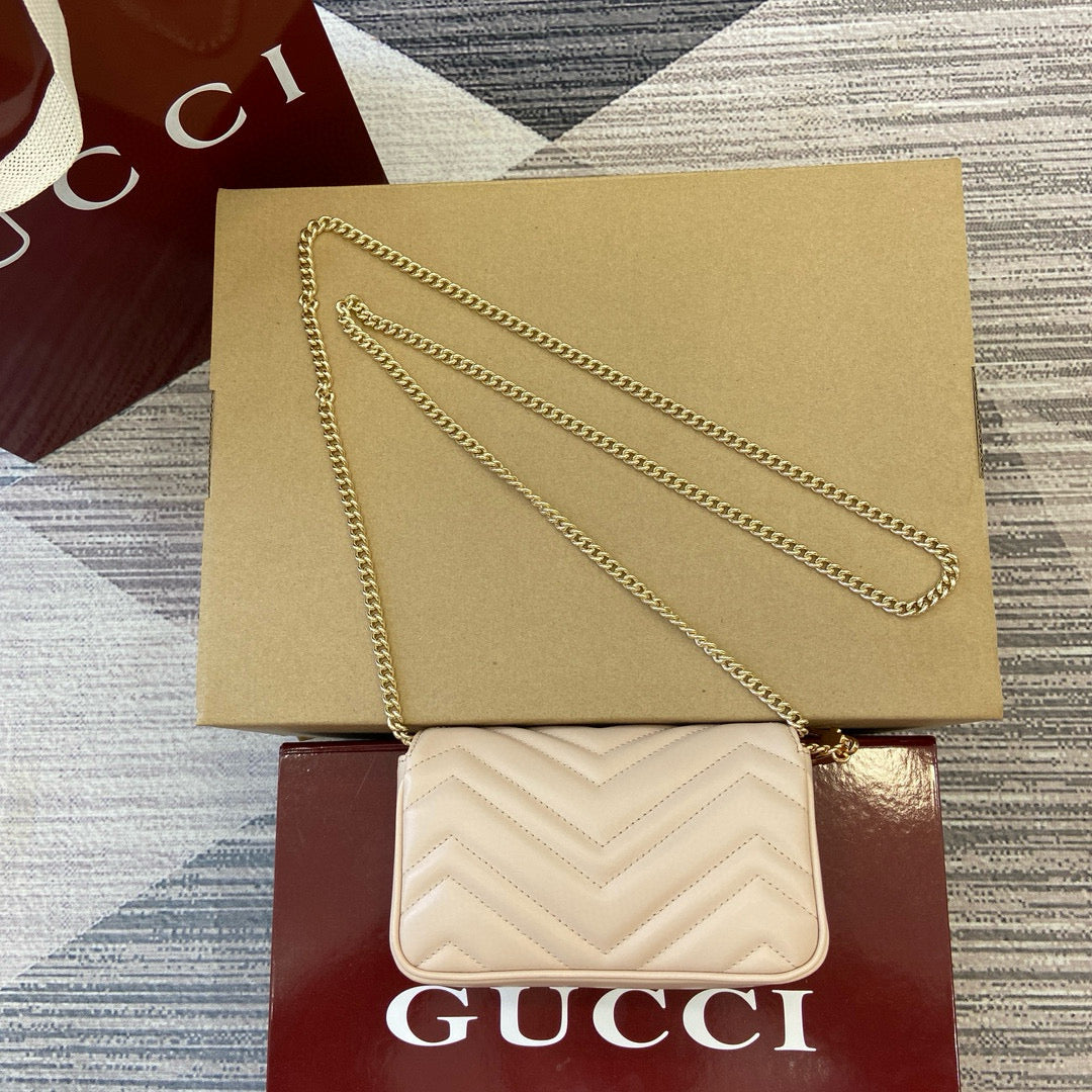 Gucci GG Marmont Super Mini
