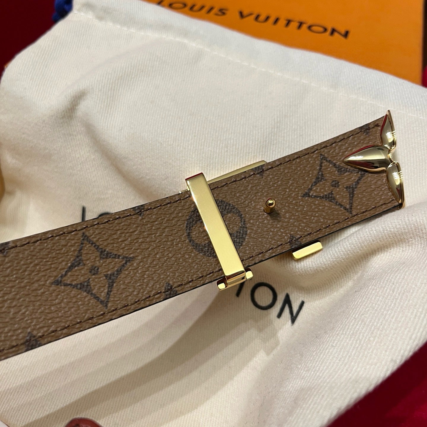 Louis Vuitton Pretty Lv 30 mm Reversible Belt