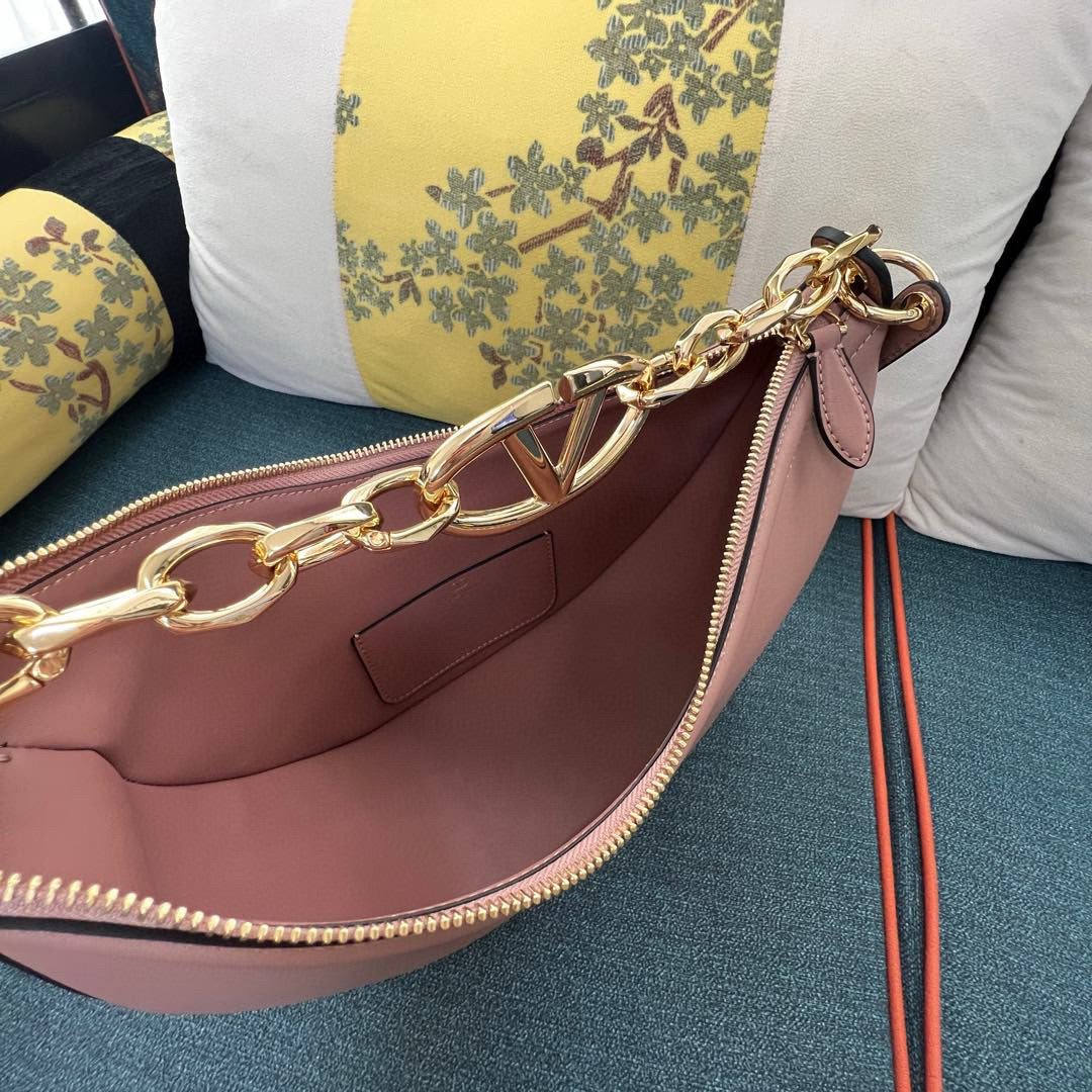 Valentino Vlogo Moon