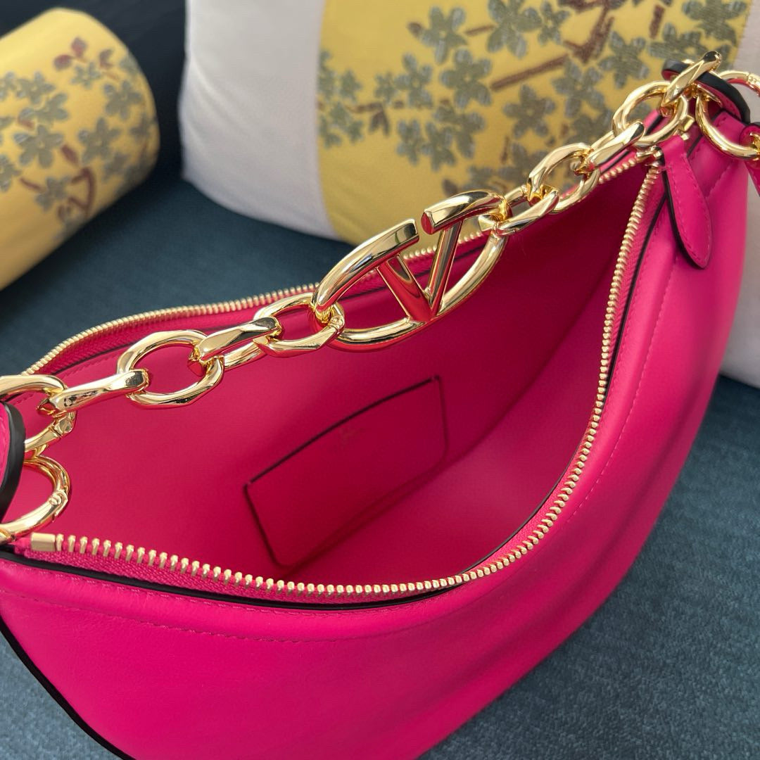 Valentino Vlogo Moon