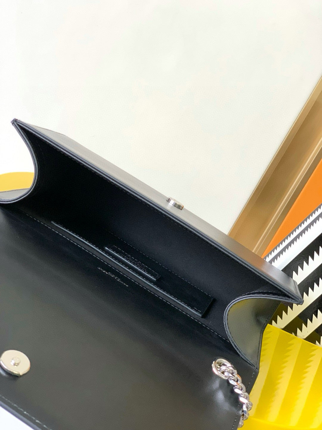 Yves Saint Laurent Kate Medium