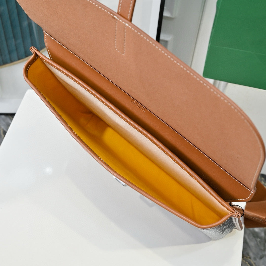 Gyrd Coursıer Messenger