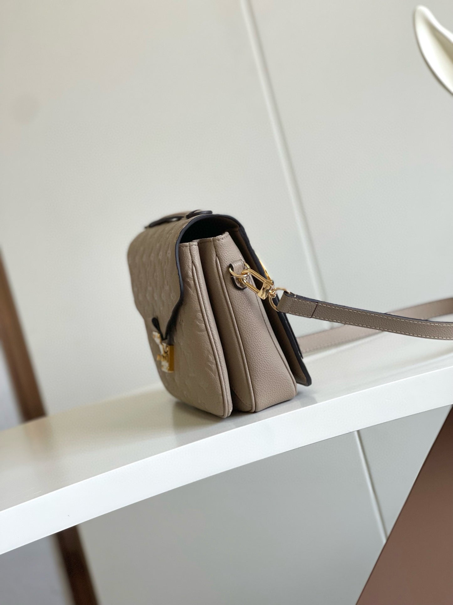 Louis Vuitton Pochette Metis