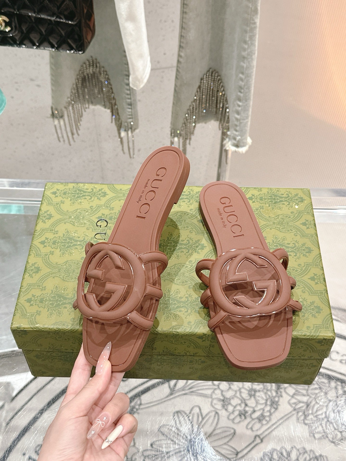 Interlocking G Slide Sandal