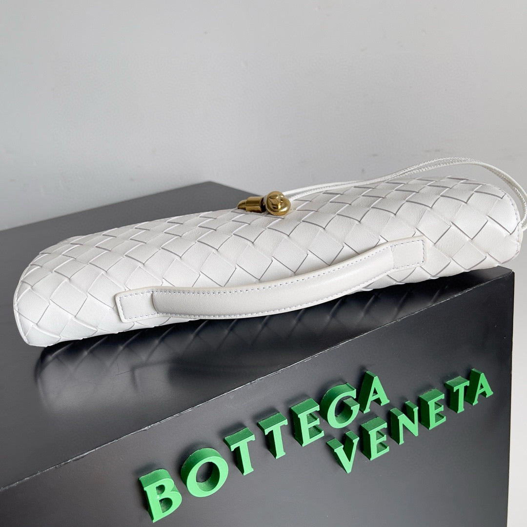 Bottega Veneta Andiamo Clutch