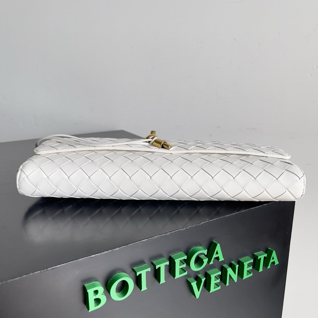 Bottega Veneta Andiamo Clutch
