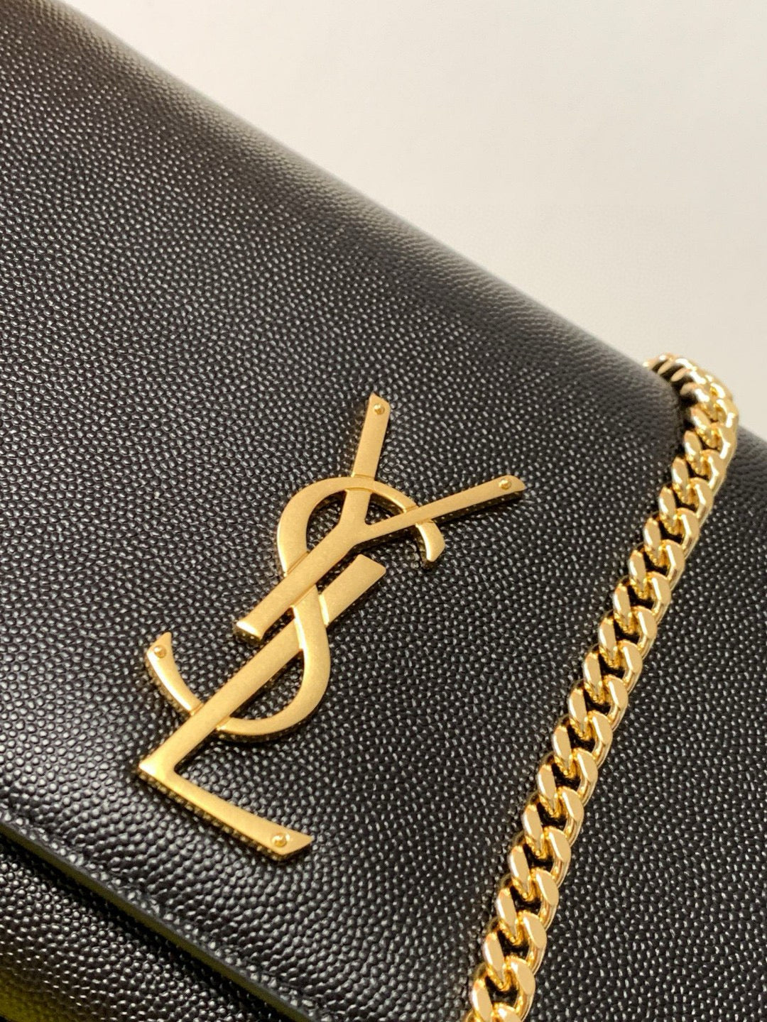 Yves Saint Laurent Kate Medium