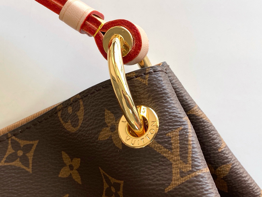 Louis Vuitton Graceful Pm