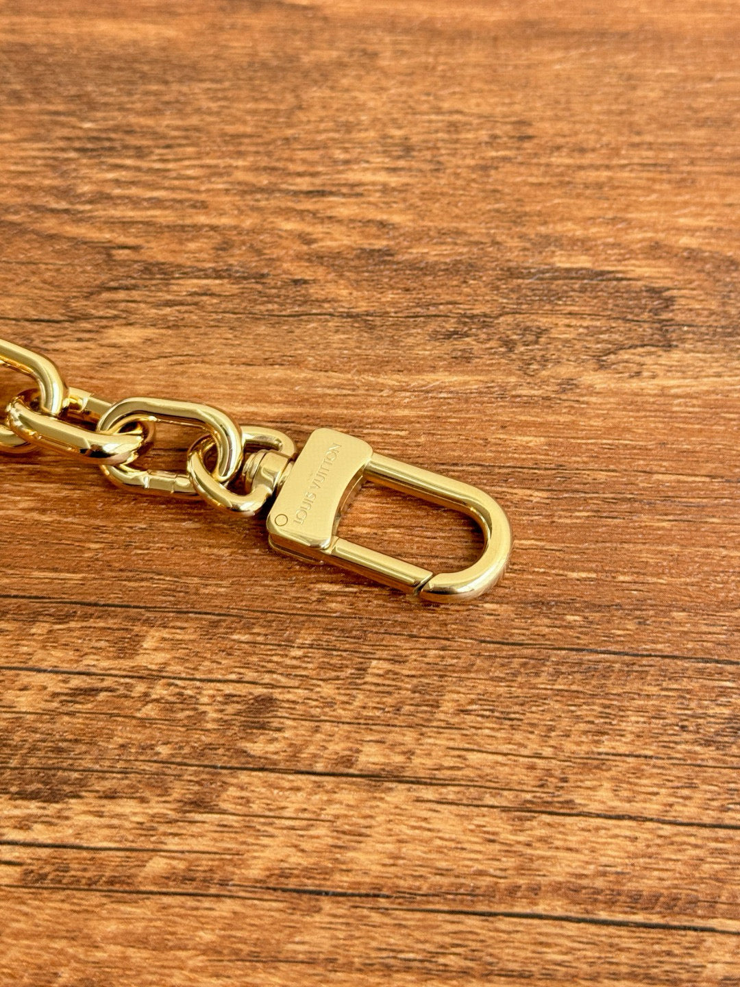 Louis Vuitton Pochette Metis East West