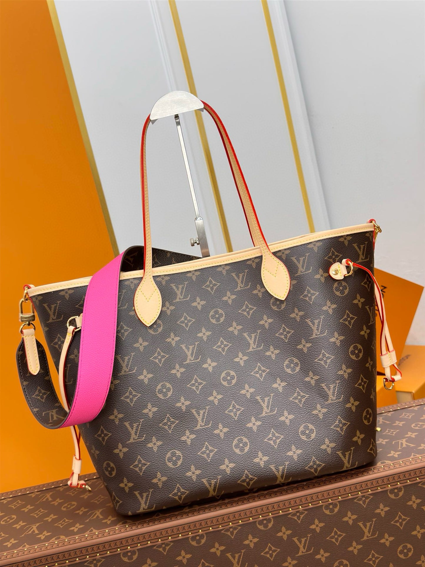 Louis Vuitton Neverfull Bandouliere Inside Out MM