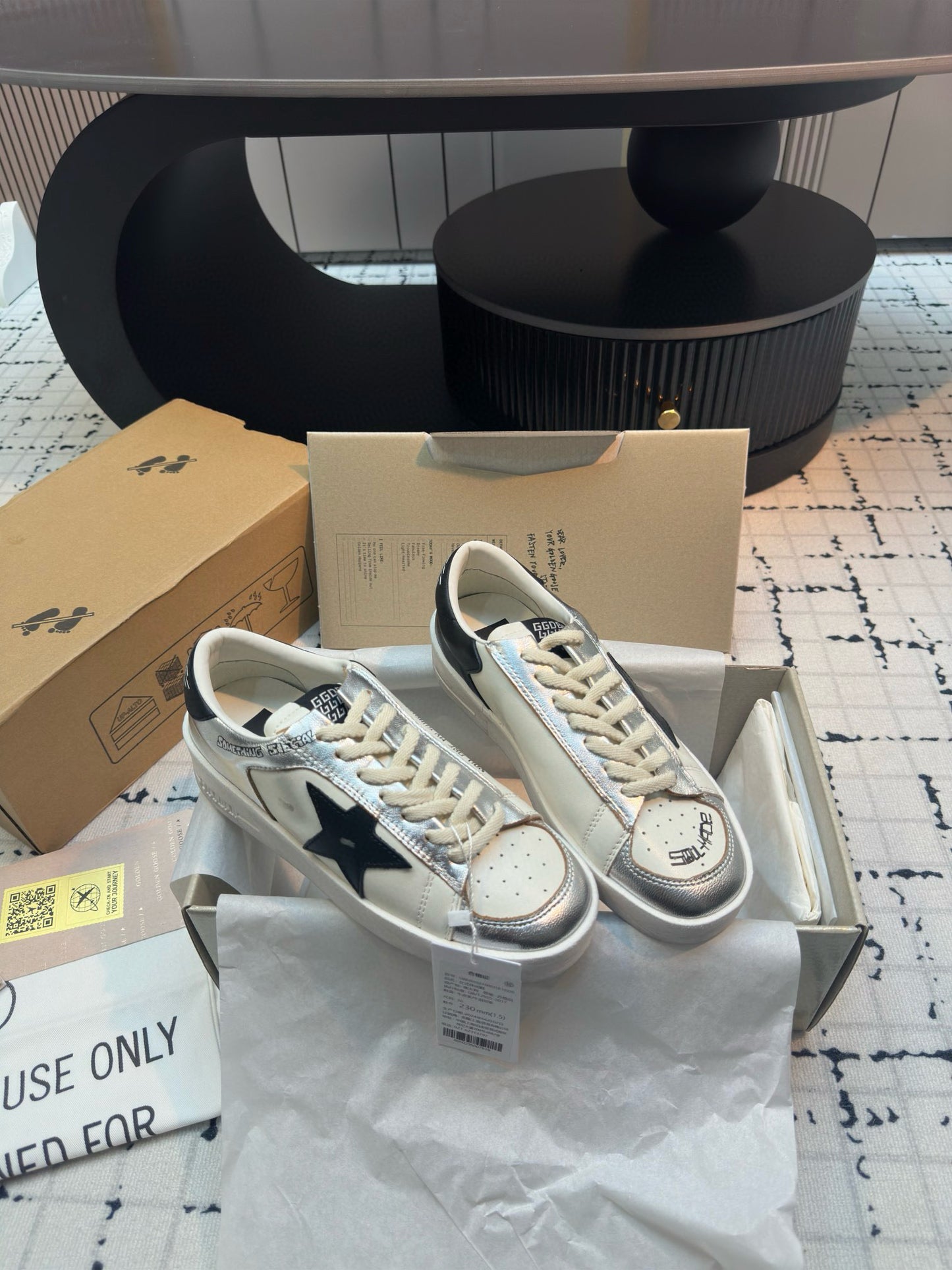 Golden Goose Sneaker