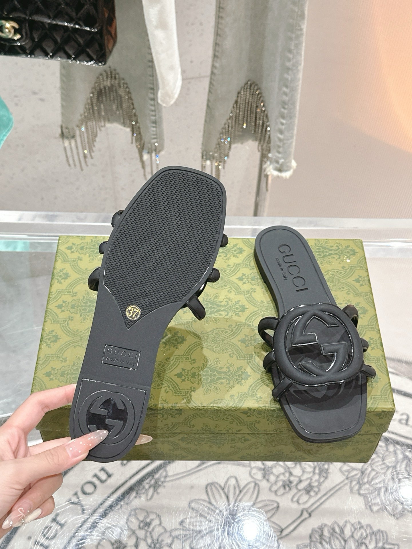 Interlocking G Slide Sandal