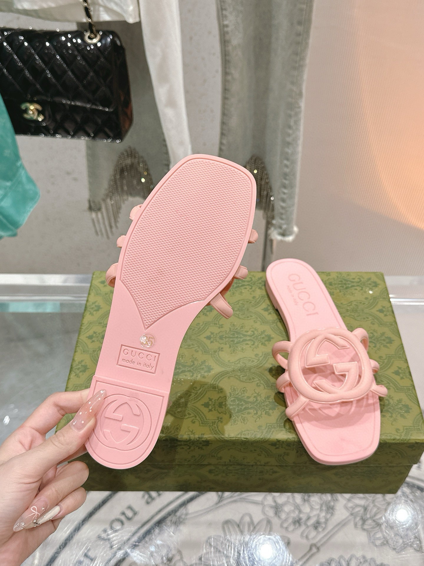 Interlocking G Slide Sandal