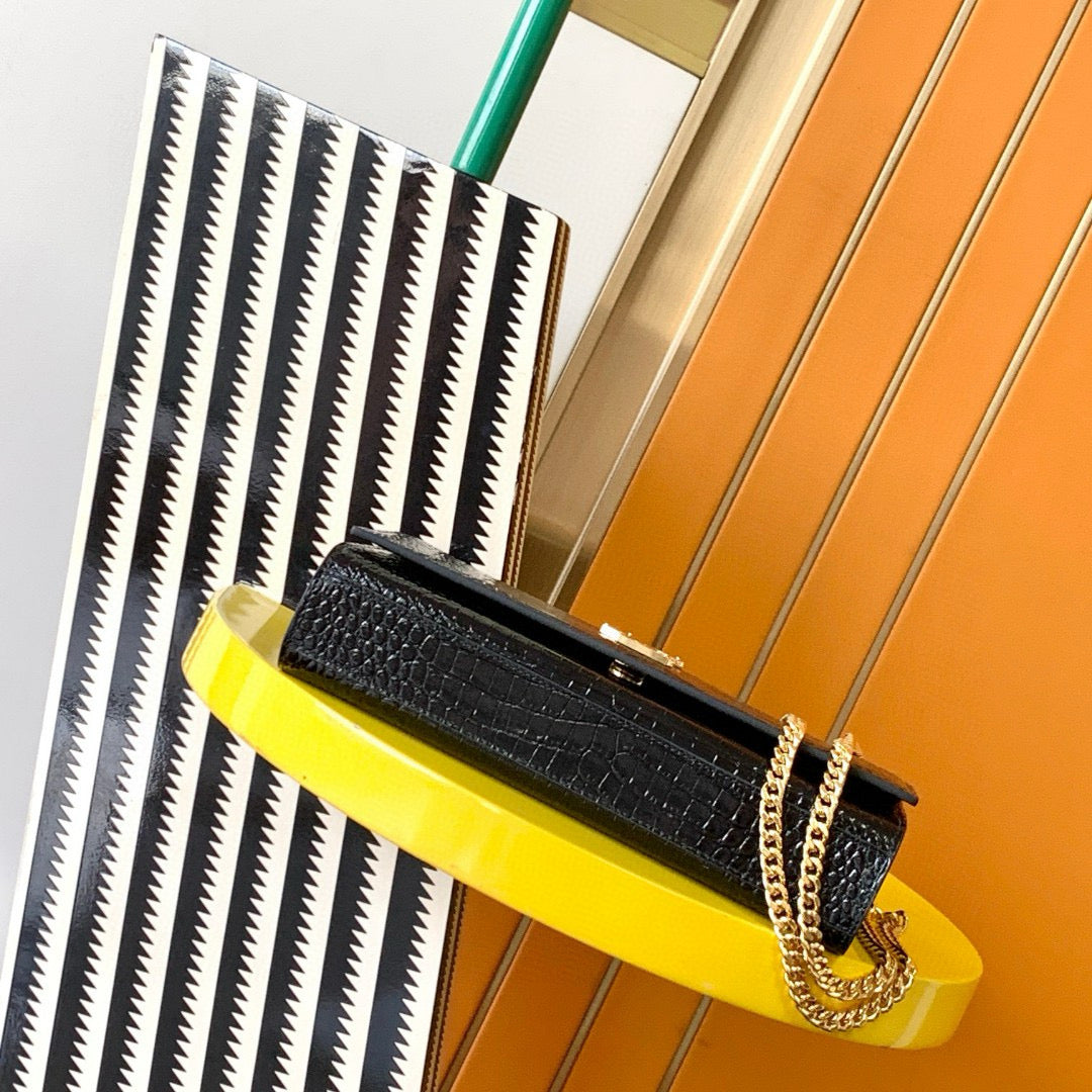 Yves Saint Laurent Kate Medium