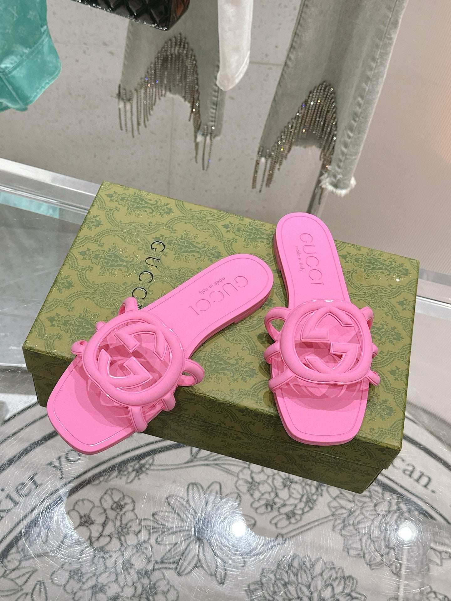 Interlocking G Slide Sandal