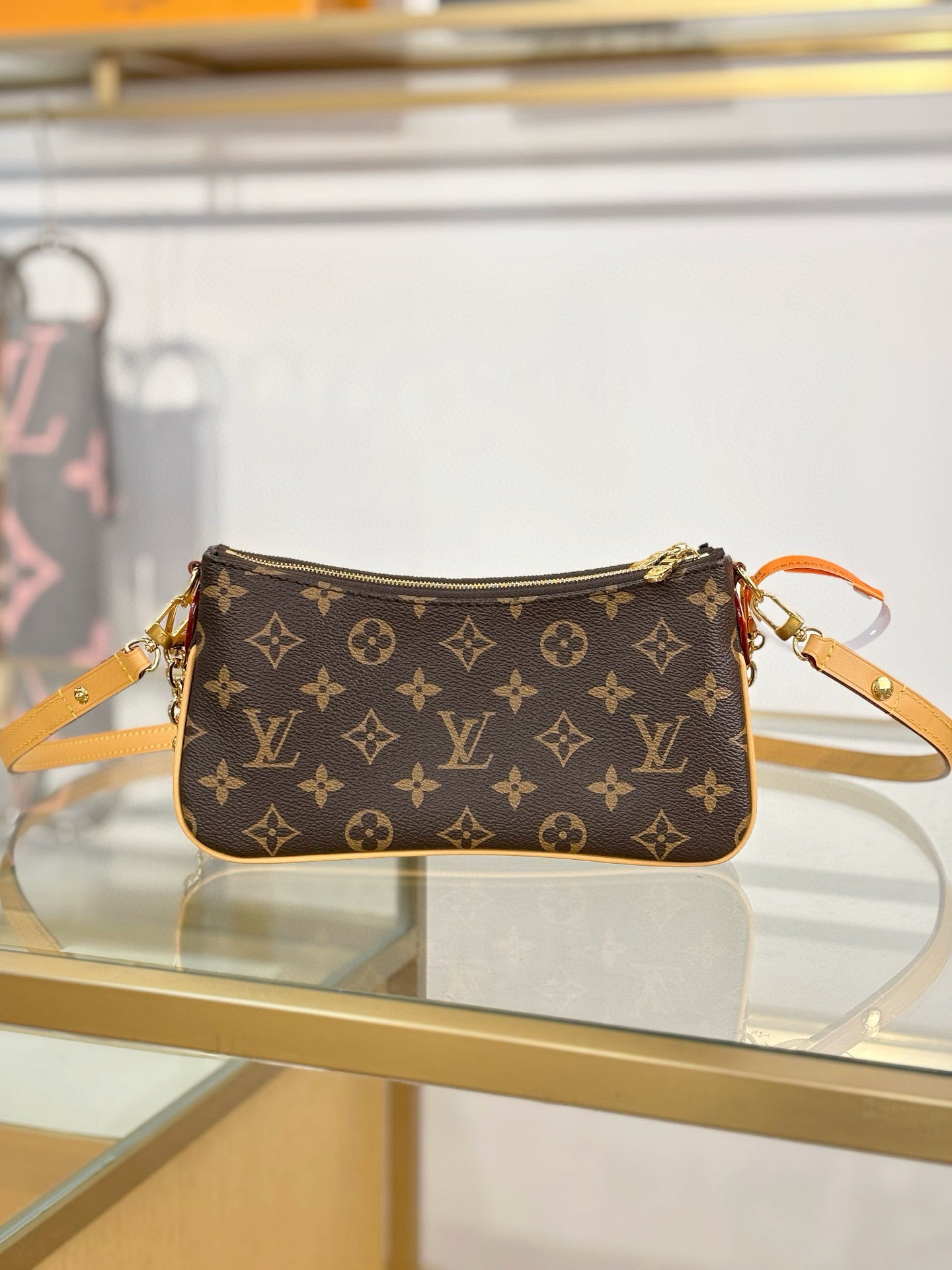 Liv Pochette