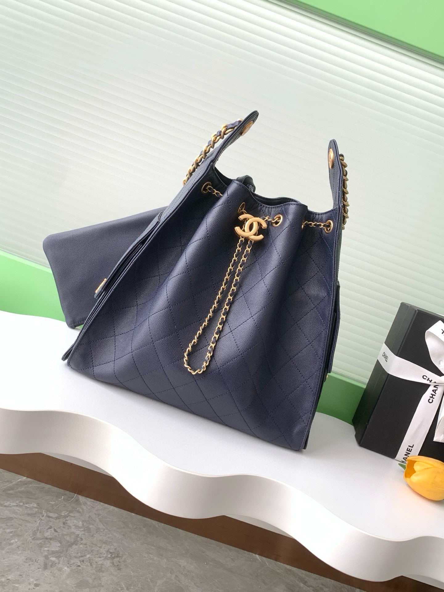 Large 25 Handbag