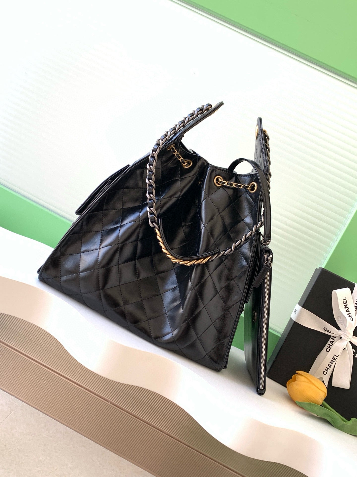 Large 25 Handbag