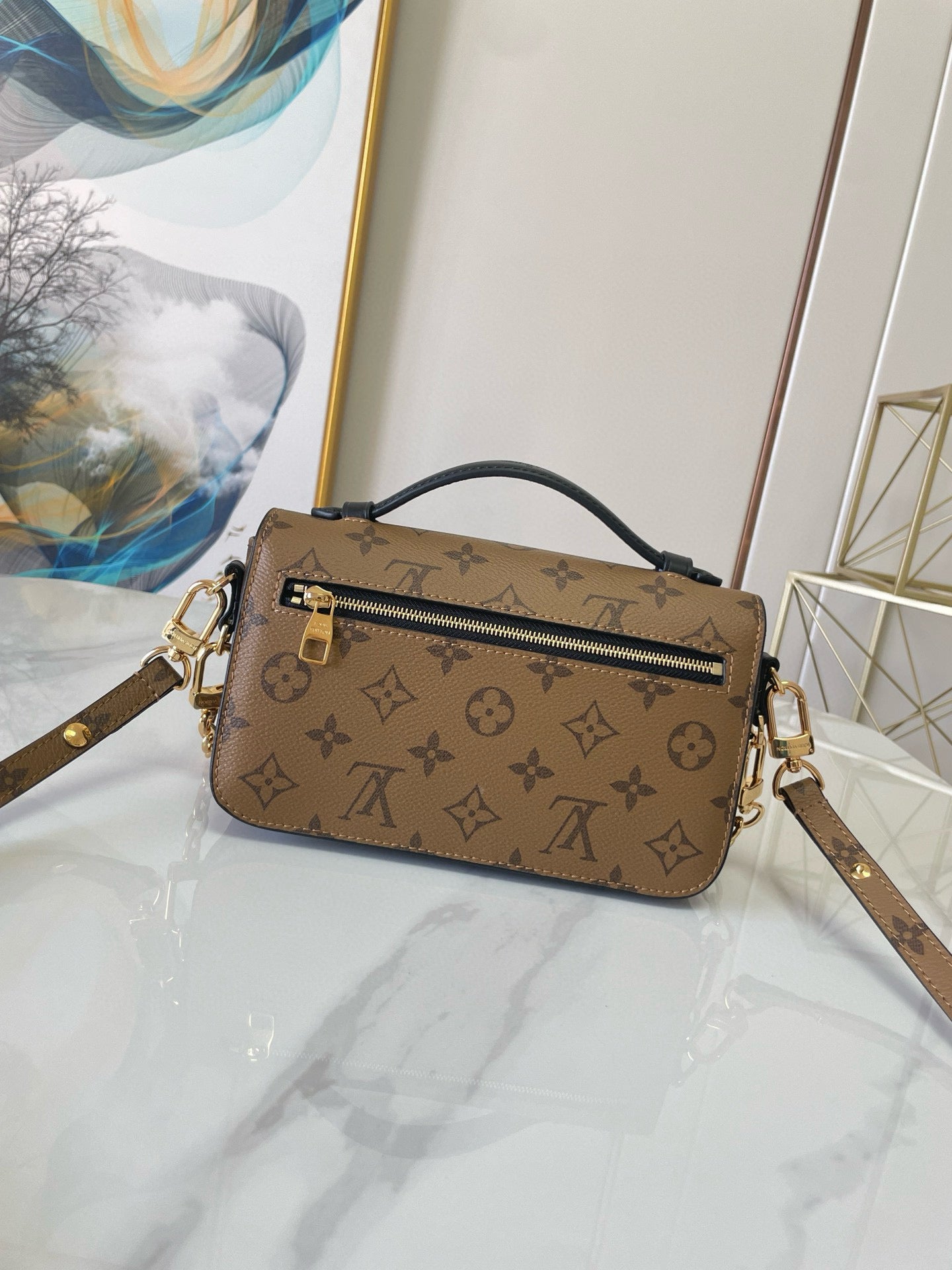 Louis Vuitton Pochette Metis East West
